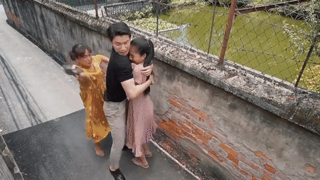 'Hương vị tình thân' tập 121, bà Bích sôi máu vì bắt quả tang Dũng - Diệp lén lút hẹn hò