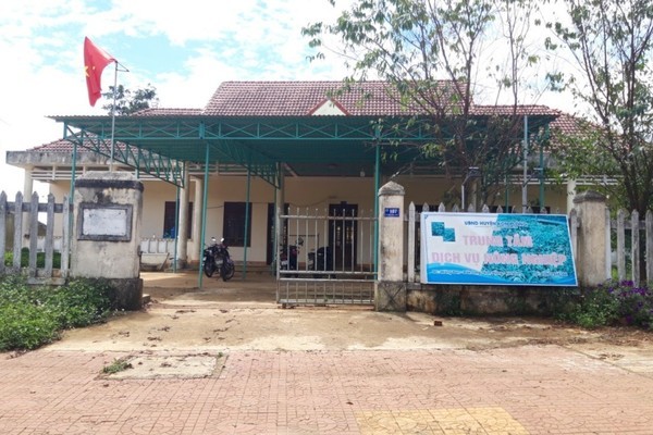Cảnh cáo giám đốc ở Kon Tum quan hệ bất chính với nữ nhân viên cấp dưới