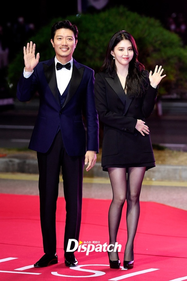 LHP Busan 2021: Song Joong Ki chạm mặt 'bạn thân cũ' sau khi ly hôn Song Hye Kyo