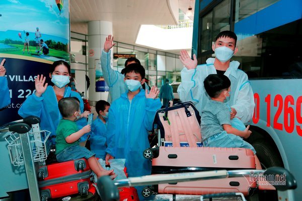 Đón 20.000 dân vùng đỏ trở về và 66 ngày không Covid ở Vĩnh Phúc