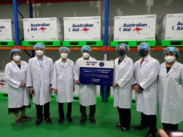 Vietnam receives 300,000 AstraZeneca vaccine doses from Australia