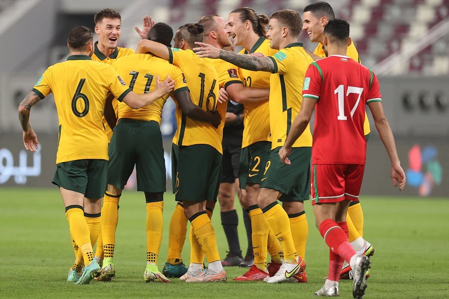 Hạ đẹp Oman, Australia đi vào lịch sử ở vòng loại World Cup