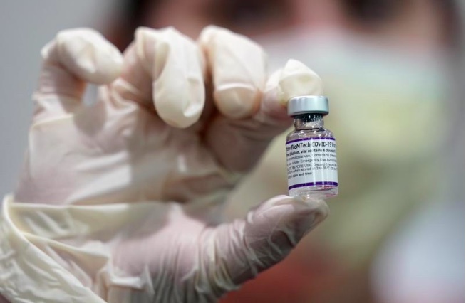 Pfizer xin cấp phép vắc xin cho trẻ em, Ấn Độ mở cửa du lịch