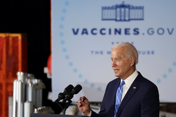 Ông Biden muốn tiêm phòng Covid-19 bắt buộc