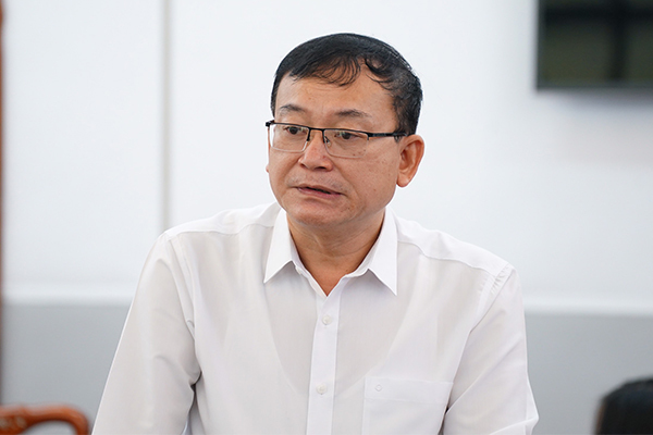 Nguồn lực đất đai đang bị các nhóm lợi ích xâu xé
