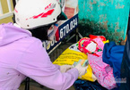 Chạy xe máy từ miền Nam về quê, thai phụ nghèo sinh con bên vệ đường