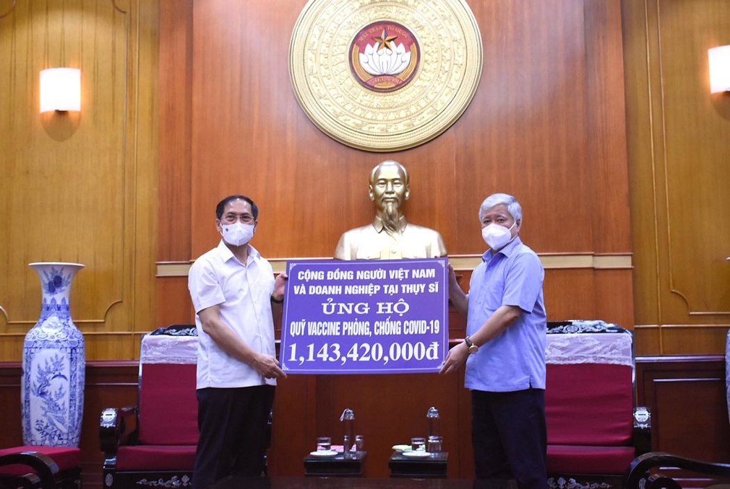 Vietnamese expatriates donate VND3 billion more to COVID-19 fight