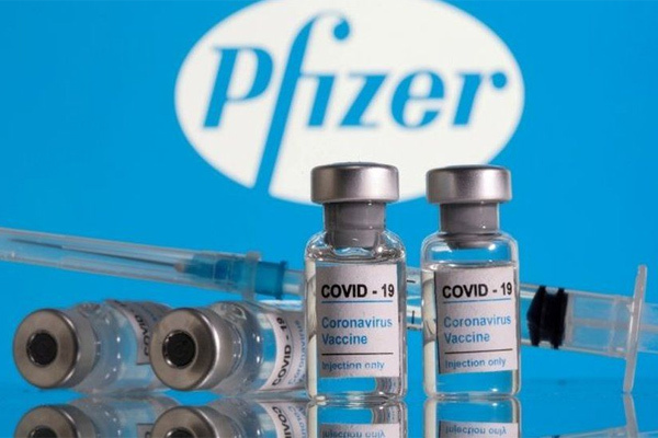 Hơn 600.000 liều vắc xin Pfizer do Mỹ tặng về đến TP.HCM