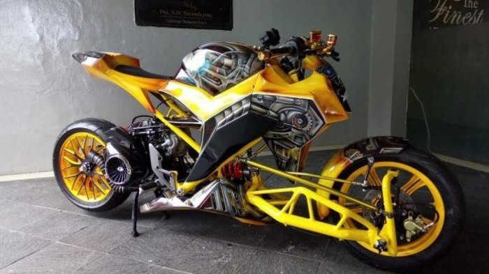 Honda Vario 125 hóa thân thành siêu robot Bumblebee
