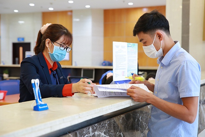 Lương nhân viên ngân hàng, công nghệ 'miễn nhiễm' với Covid-19