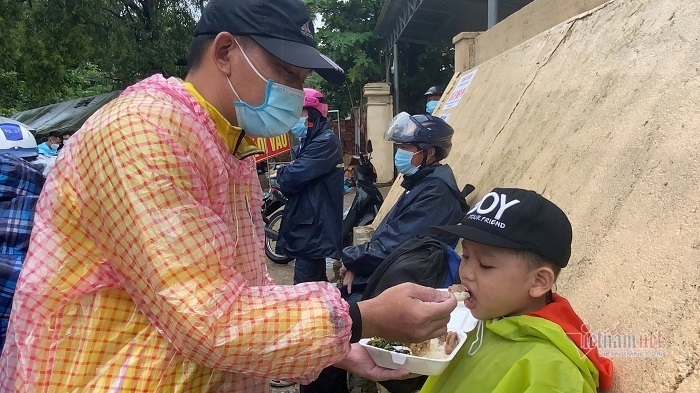 Nhiều địa phương lên kế hoạch lo sinh kế cho người về từ vùng dịch