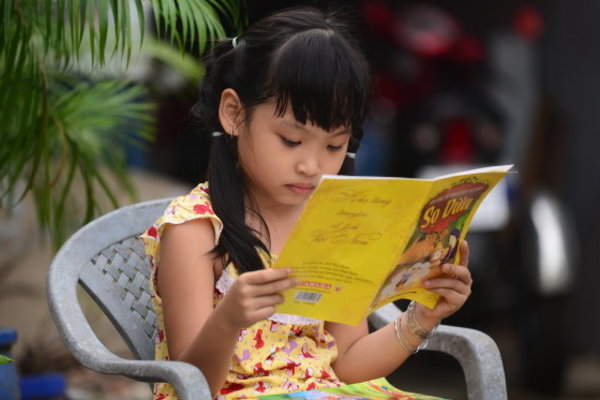 Vì sao cần phải xây dựng thói quen đọc sách cho trẻ từ sớm?