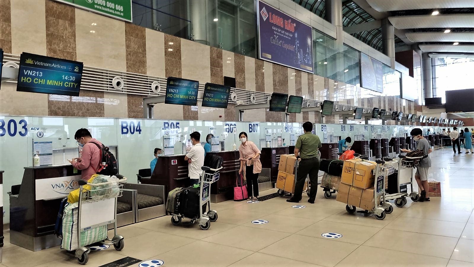 Chuyến bay chở khách thương mại vẫn chưa thể đến Nội Bài