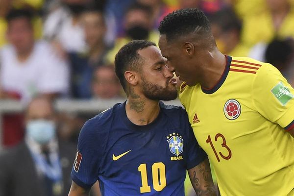 Neymar kém duyên, Brazil bị Colombia cắt đứt mạch thắng