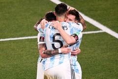 Highlights Argentina 3-0 Uruguay: Công đầu của Messi