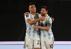 Messi che mờ Suarez và Cavani, Argentina đè bẹp Uruguay