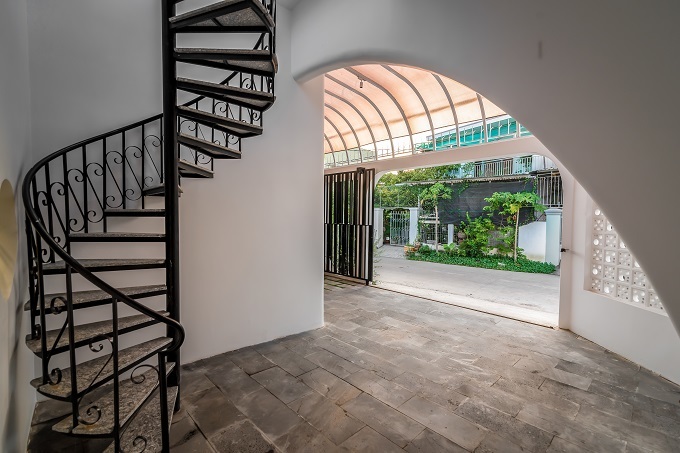 Ngôi nhà 180m2 ở Nha Trang có kiến trúc độc, lạ nhờ đường cong tinh tế
