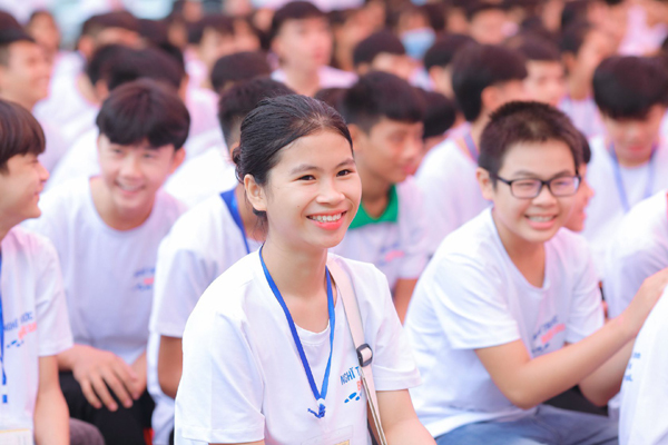 Hội thảo hướng nghiệp trực tuyến cho hơn 500 học sinh Hải Phòng, Nghệ An