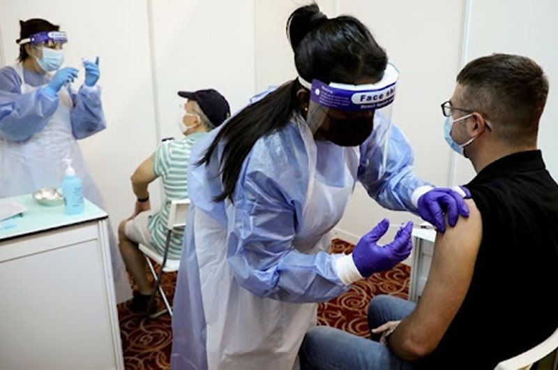 Malaysia cán mốc tiêm ngừa Covid-19, Sydney mở cửa sau 106 ngày phong tỏa