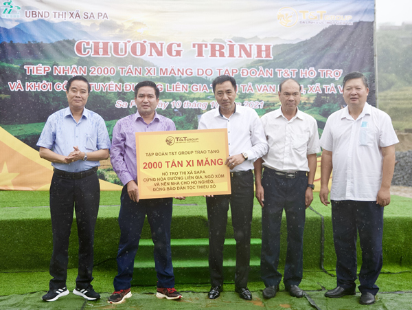 T&amp;T Group hỗ trợ thị xã Sa Pa 2.000 tấn xi măng làm đường và nền nhà