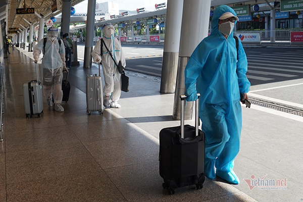 Hà Nội bỏ quy định cách ly tập trung 7 ngày với khách bay từ TP.HCM