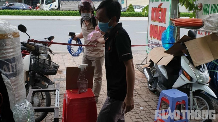 Giá thiết bị điện, nước tăng 'chóng mặt' hơn cả vàng