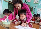 Cô giáo vùng cao kể chuyện dạy tiếng Việt cho học sinh lớp 1