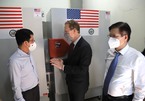 Mỹ bàn giao tủ lạnh âm cho Việt Nam, viện trợ tiếp 400.000 liều vắc xin