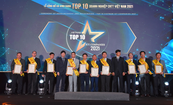 FPT nhận 7 giải Top 10 doanh nghiệp CNTT Việt Nam 2021