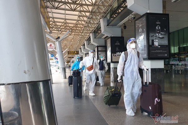 Hà Nội không bắt buộc treo biển trước nhà người bay về từ TP.HCM, Đà Nẵng