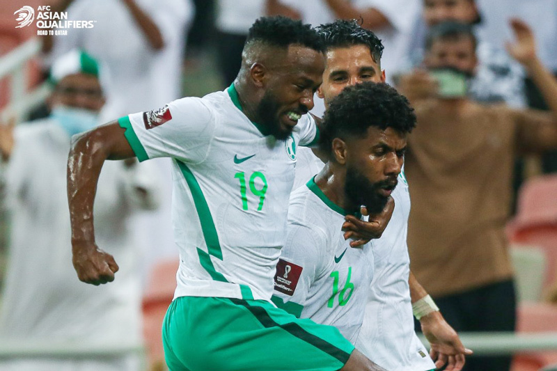Saudi Arabia vất vả vượt qua Trung Quốc