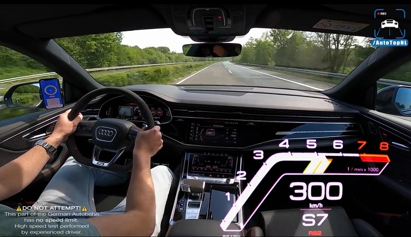Xem SUV hạng sang Audi RS Q8 ga nhẹ đã lên 300 km/h