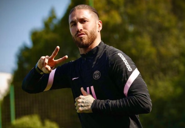 Sergio Ramos tập đầy đủ với PSG, chuẩn bị ra sân cùng Messi