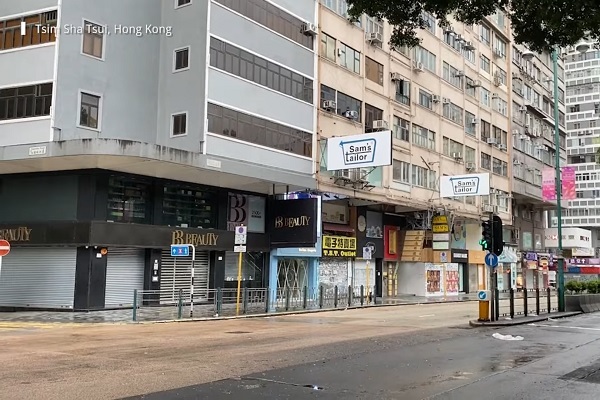 Bão Kompasu hoành hành, toàn Hong Kong ‘đóng cửa’