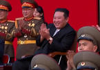 Ông Kim Jong Un uống bia cùng tướng lĩnh, xem tiêm kích nhào lộn