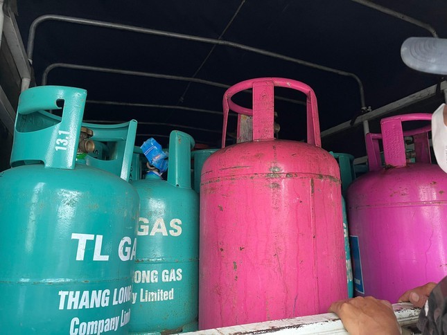 Phá đường dây sang chiết, tiêu thụ hơn 500 tấn gas lậu ở Hải Dương