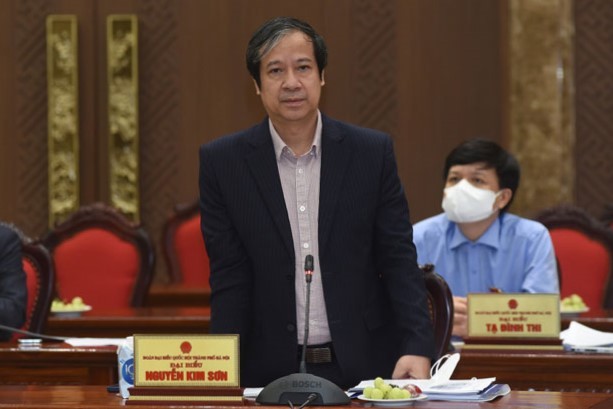 Bộ trưởng GD-ĐT đề nghị Hà Nội xem xét cho học sinh ngoại thành trở lại trường