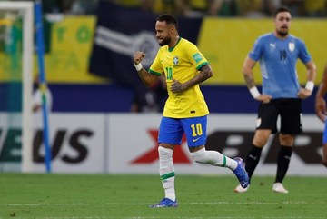 Neymar lu mờ Suarez và Cavani, Brazil đè bẹp Uruguay