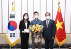 Món quà tặng điều dưỡng Bạch Mai từ Đại sứ Hàn Quốc