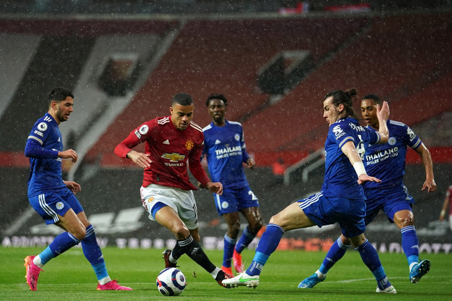 MU leo núi: Quyết đoán lên nào, Solskjaer!