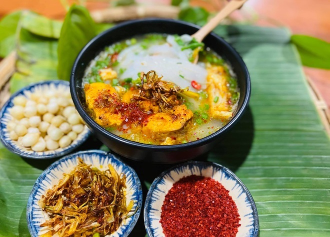 Món cháo Quảng Trị có tên gọi lạ, khách thưởng thức không cần thìa