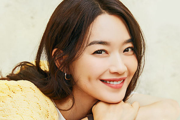 Shin Min Ah 'Điệu Cha-Cha-Cha làng biển' nhận bằng khen của Tống thống