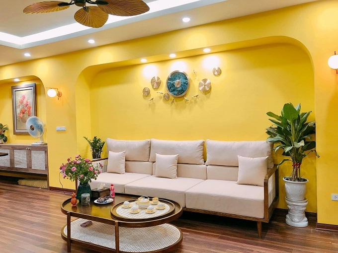 Căn hộ ẩm mốc biến hình thành không gian cổ xưa của gia đình 5 người