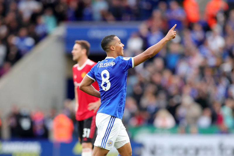 MU thua bạc nhược trên sân Leicester