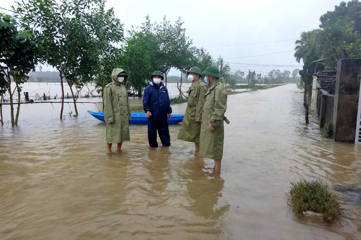 Thủ tướng chỉ đạo khắc phục ngập lụt, sạt lở ở miền Trung và Tây Nguyên