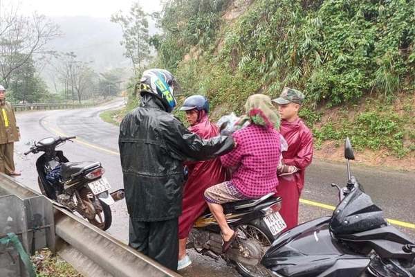 Lũ dâng nhanh, Quảng Bình - Quảng Trị khẩn cấp sơ tán nghìn dân