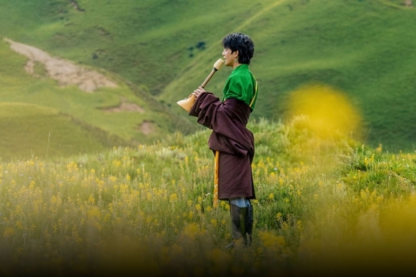 Vùng đất ở Tây Tạng lột xác nhờ chàng trai chăn bò