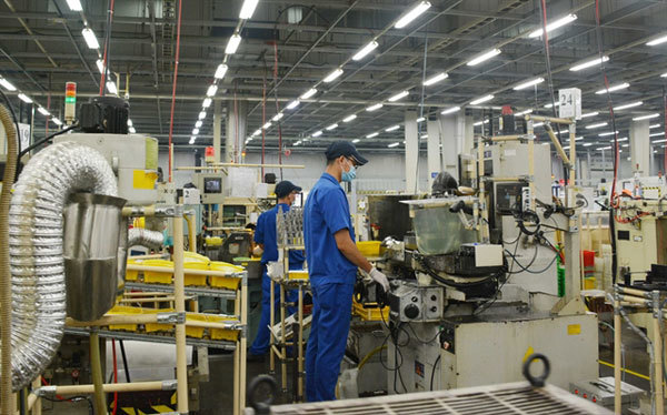 Businesses struggle with labour shortage following the big exodus of migrant workers