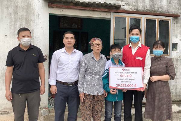 Trao hơn 29 triệu đồng đến gia đình có 2 mẹ con mắc bạo bệnh