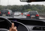 Sáu nguyên tắc lái xe dưới trời mưa của các 'tài già'